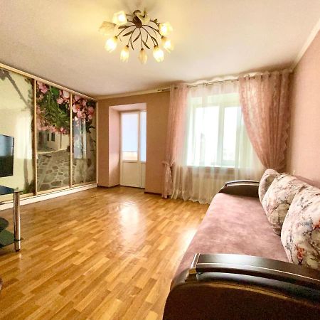 Apartpoltava Центр Полтави, Простора Та Зручна Квартира Біля Пует, 2-Окремі Кімнати, Звітна Документація Для Відрядження Kültér fotó