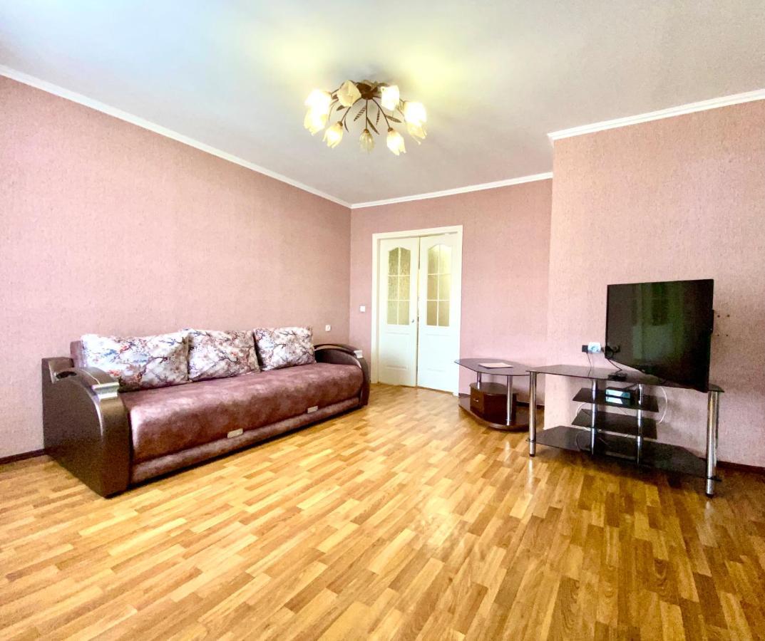 Apartpoltava Центр Полтави, Простора Та Зручна Квартира Біля Пует, 2-Окремі Кімнати, Звітна Документація Для Відрядження Kültér fotó