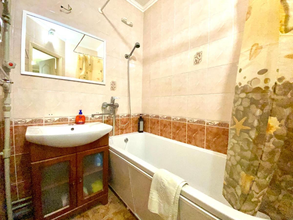 Apartpoltava Центр Полтави, Простора Та Зручна Квартира Біля Пует, 2-Окремі Кімнати, Звітна Документація Для Відрядження Kültér fotó